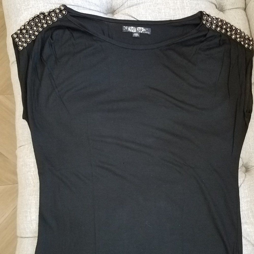 GuessTop with shoulder decoration NWOT
